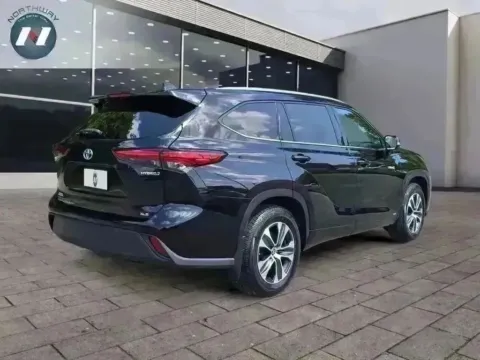 More photos of 2021 Toyota Highlander Hybrid Hybrid XLE at Northway Automotive of Newton NJ, NJ
