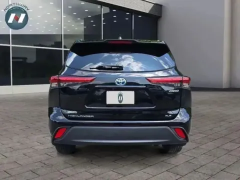 More photos of 2021 Toyota Highlander Hybrid Hybrid XLE at Northway Automotive of Newton NJ, NJ