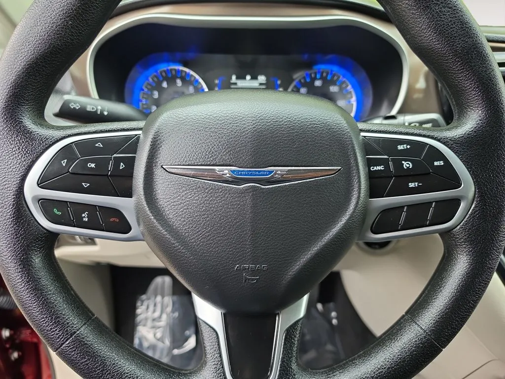 2021 Chrysler Voyager L - Photo 12