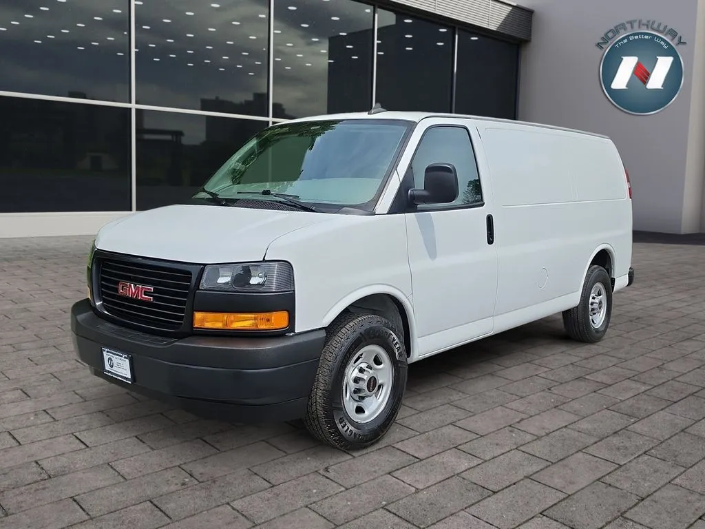 2022 GMC Savana 2500's photo