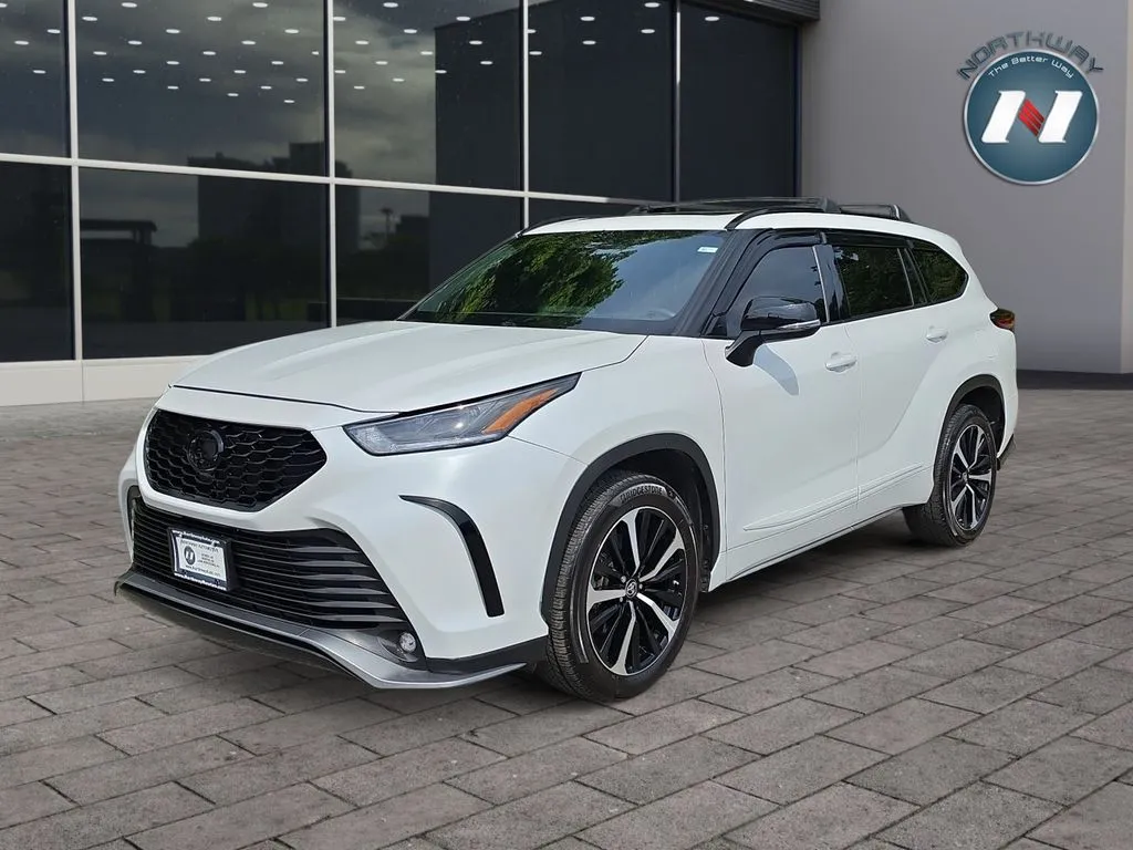 White 2022 Toyota Highlander XSE for sale in Newton, NJ