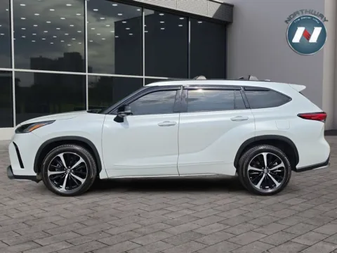 Photos of 2022 Toyota Highlander XSE for sale in Newton, NJ at Northway Automotive of Newton NJ