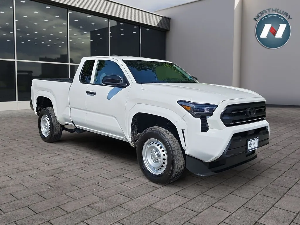 2025 Toyota Tacoma SR - Photo 7