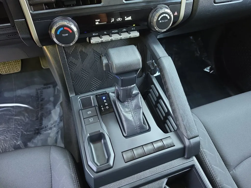 2025 Toyota Tacoma SR - Photo 16