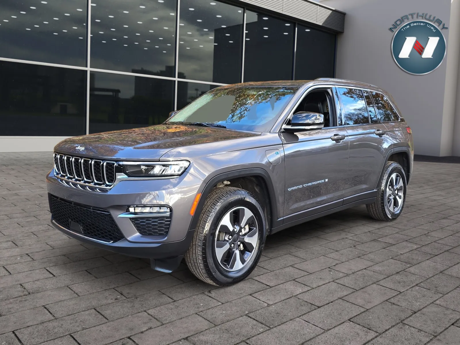 2023 Jeep Grand Cherokee 4xe's photo