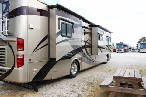 More photos of 2008 Phaeton 40 QSH at Belmont RV Sales, MS