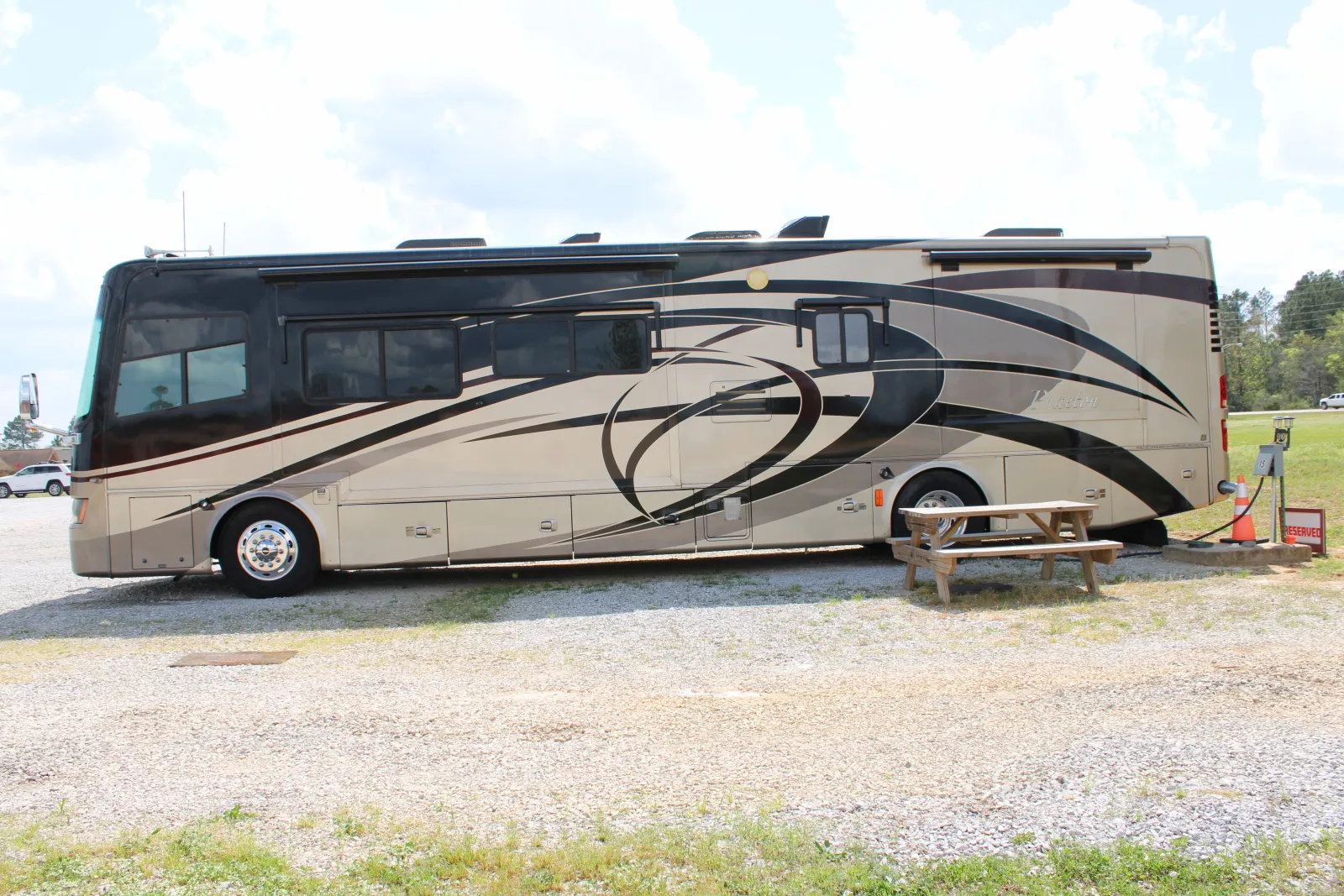 Photos of 2008 Phaeton 40 QSH for sale in Belmont, MS at Belmont RV Sales