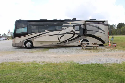 More photos of 2008 Phaeton 40 QSH at Belmont RV Sales, MS
