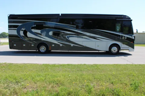 More photos of 2021 Phaeton 40 IH at Belmont RV Sales, MS