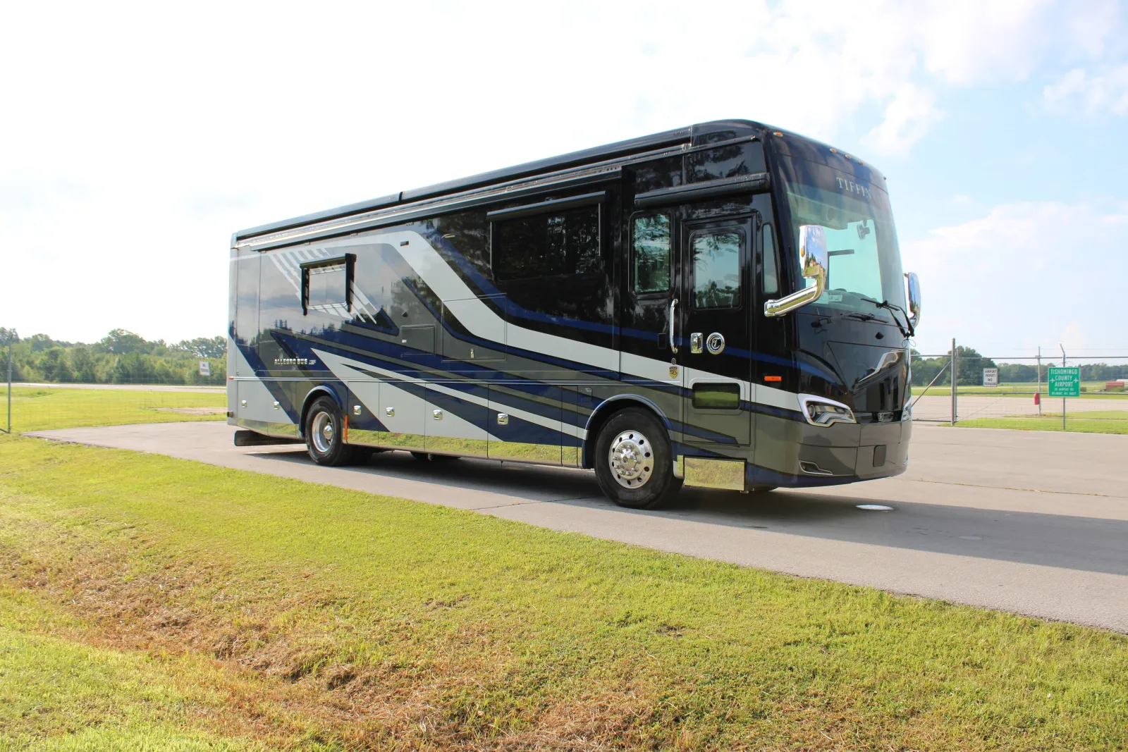 Unknown 2023 Allegro Bus 35 CP Bus Stainless Trim for sale in Belmont, MS