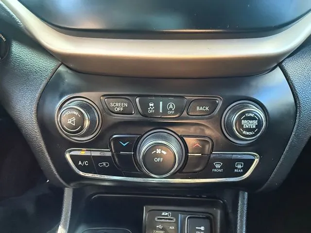 2017 Jeep Cherokee Latitude - Photo 25