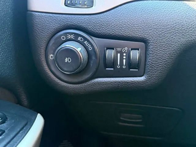 2017 Jeep Cherokee Latitude - Photo 18