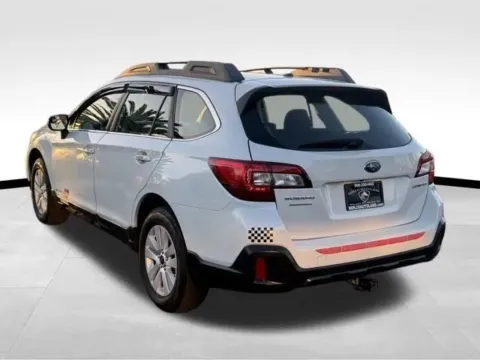 More photos of 2019 Subaru Outback 2.5i Wagon 4D at Norco Autoland, CA