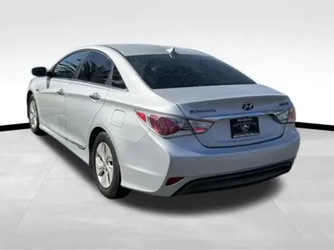 More photos of 2015 Hyundai Sonata Hybrid Sedan 4D at Norco Autoland, CA