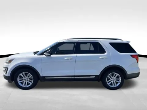More photos of 2017 Ford Explorer XLT at Norco Autoland, CA