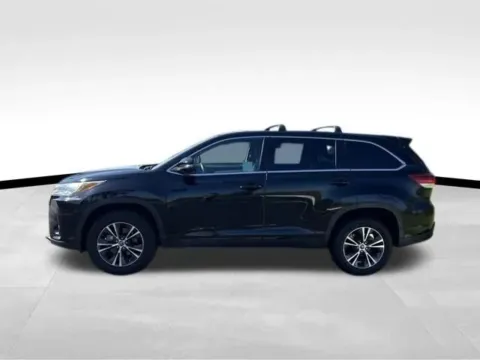 More photos of 2019 Toyota Highlander LE Sport Utility 4D at Norco Autoland, CA