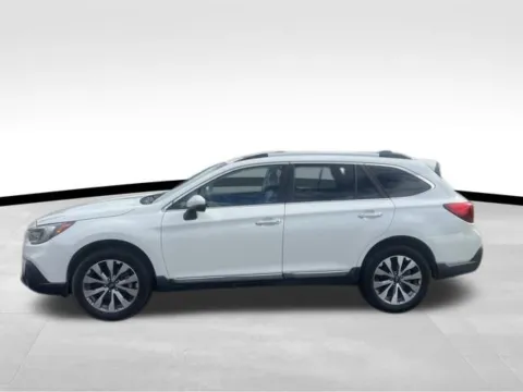 More photos of 2019 Subaru Outback 3.6R at Norco Autoland, CA