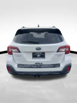 More photos of 2019 Subaru Outback 3.6R at Norco Autoland, CA