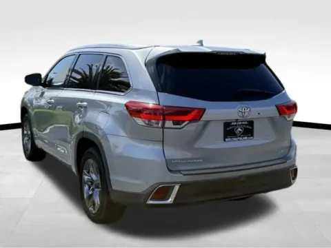More photos of 2017 Toyota Highlander Limited Platinum at Norco Autoland, CA