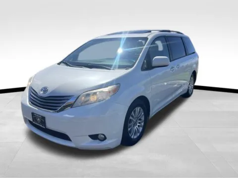 More photos of 2015 Toyota Sienna XLE at Norco Autoland, CA