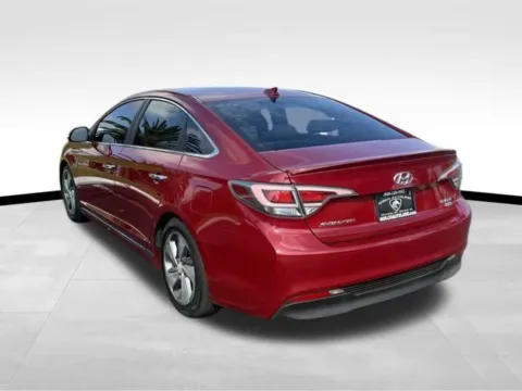 More photos of 2016 Hyundai Sonata Hybrid Limited at Norco Autoland, CA