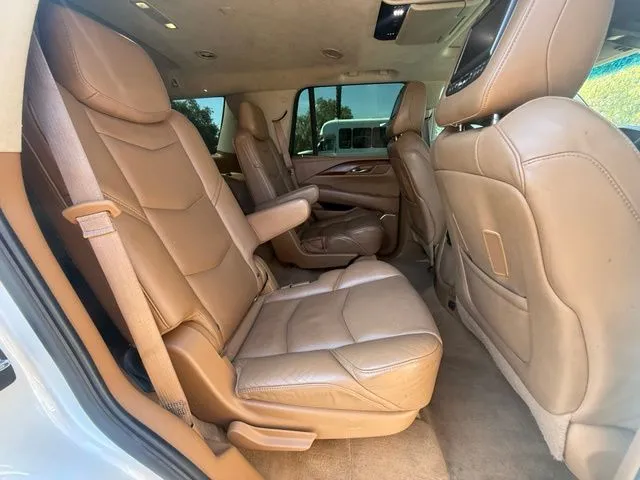 2016 Cadillac Escalade Platinum - Photo 17