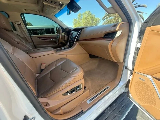 2016 Cadillac Escalade Platinum - Photo 11