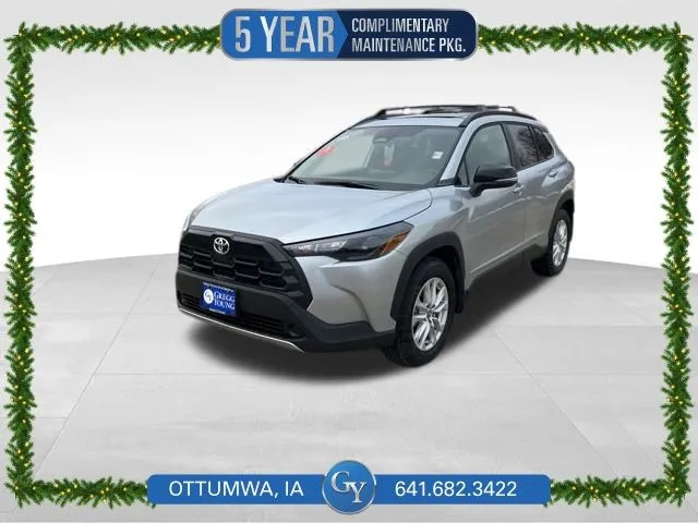 2026 Toyota Corolla Cross LE's photo