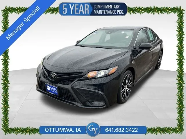 Black 2023 Toyota Camry SE for sale in Ottumwa, IA