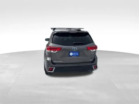 Another view of 2017 Toyota Highlander Hybrid XLE for sale in Ottumwa, IA at Gregg Young Toyota of Ottumwa