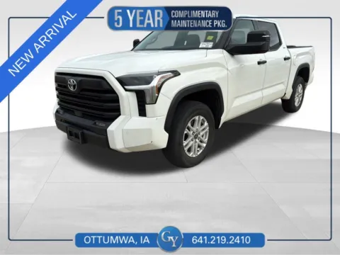 White 2022 Toyota Tundra SR5 for sale in Ottumwa, IA