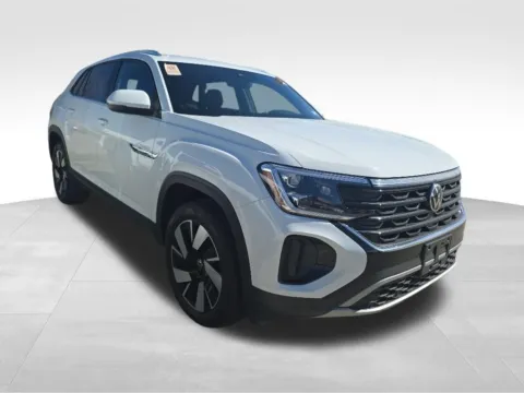 More photos of 2025 Volkswagen Atlas Cross Sport 2.0T SE w/Technology at Gregg Young Toyota of Ottumwa, IA