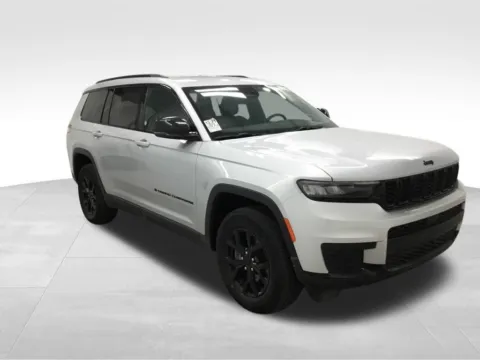 Another view of 2024 Jeep Grand Cherokee L Altitude for sale in Ottumwa, IA at Gregg Young Toyota of Ottumwa