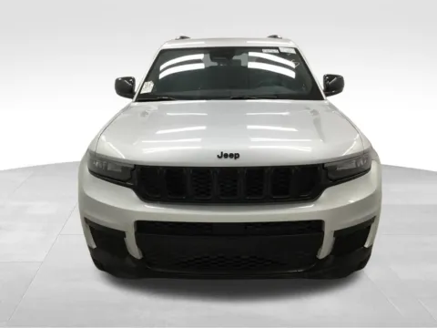 Photos of 2024 Jeep Grand Cherokee L Altitude for sale in Ottumwa, IA at Gregg Young Toyota of Ottumwa
