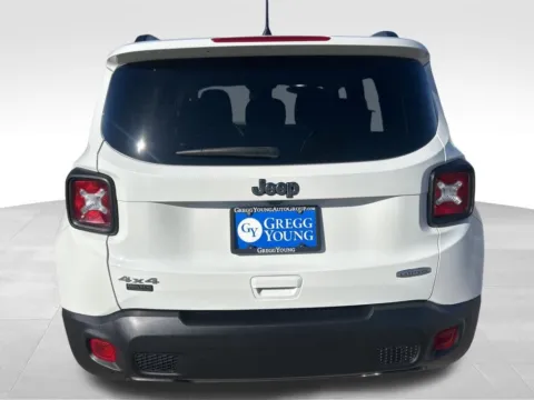 More photos of 2022 Jeep Renegade Latitude at Gregg Young Toyota of Ottumwa, IA