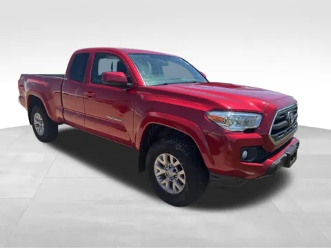 More photos of 2017 Toyota Tacoma SR5 at Gregg Young Toyota of Ottumwa, IA