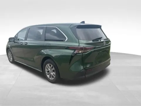 More photos of 2024 Toyota Sienna XLE at Gregg Young Toyota of Ottumwa, IA