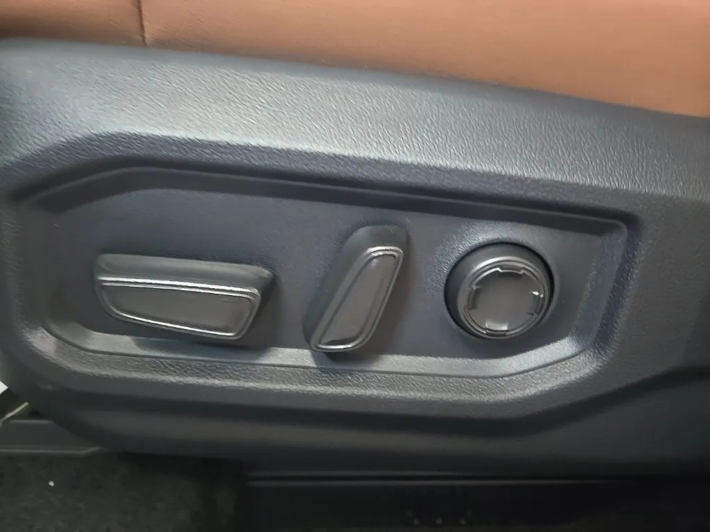 2026 Toyota Tundra 1794 Edition - Photo 13