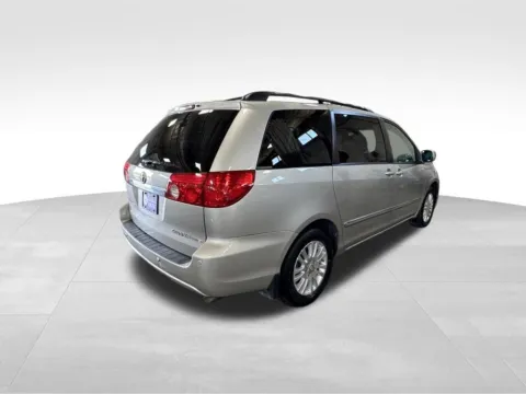 More photos of 2009 Toyota Sienna XLE at Gregg Young Toyota of Ottumwa, IA