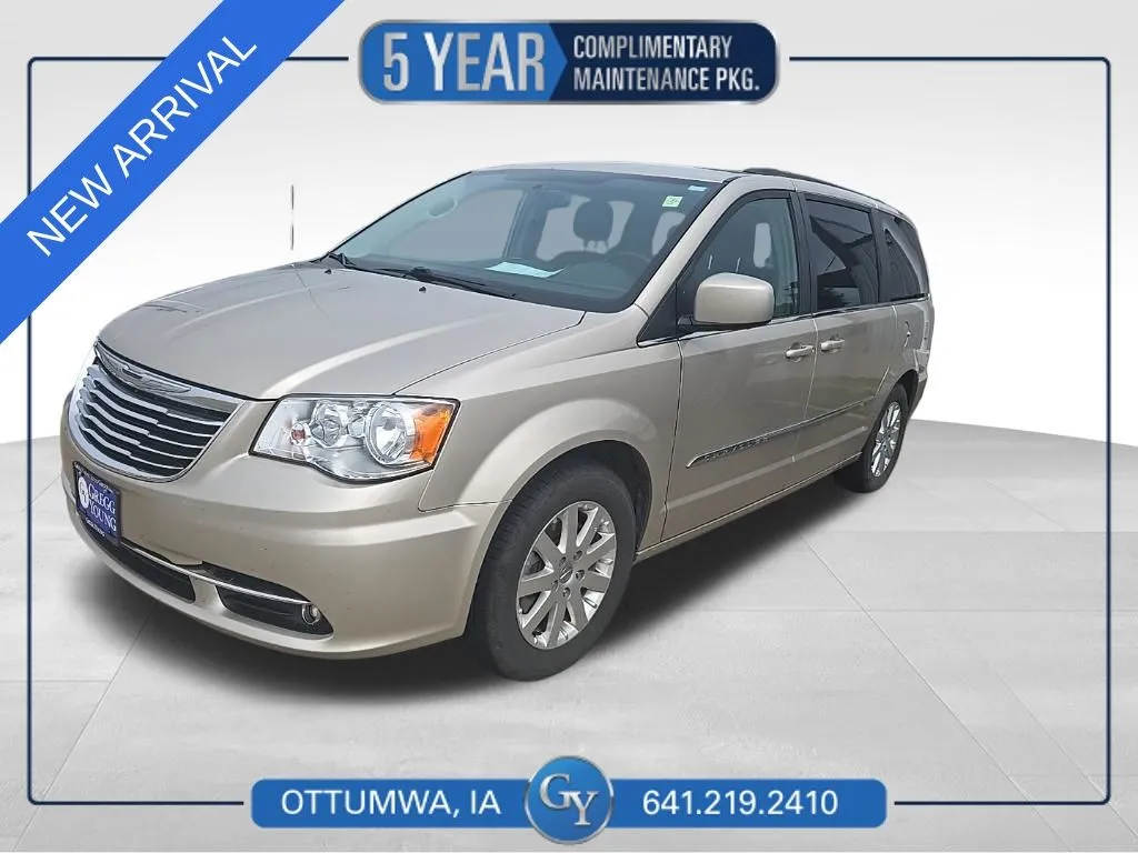 Unknown 2016 Chrysler Town & Country Touring for sale in Ottumwa, IA