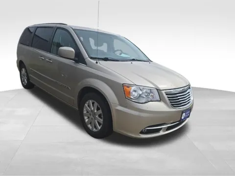 More photos of 2016 Chrysler Town & Country Touring at Gregg Young Toyota of Ottumwa, IA