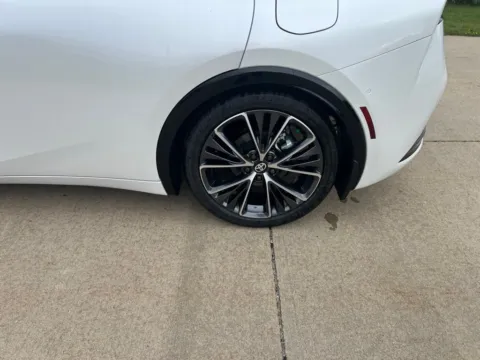 More photos of 2027 Toyota Prius L at Gregg Young Toyota of Ottumwa, IA