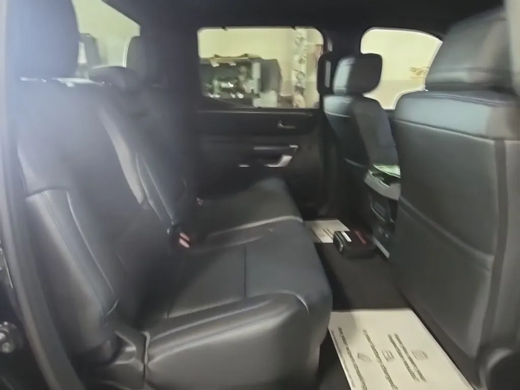 2026 Toyota Tundra Platinum - Photo 28