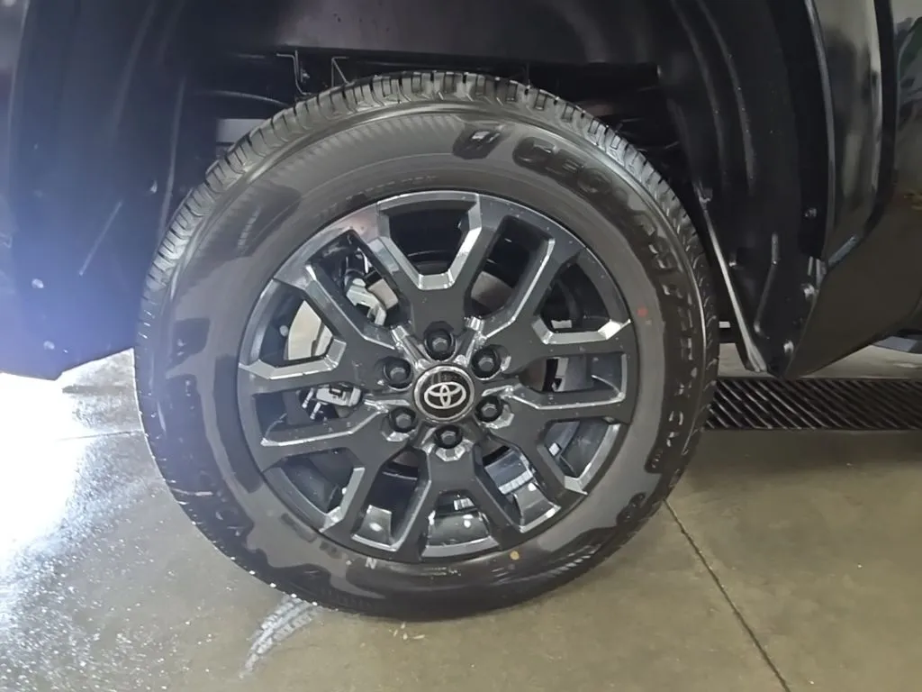 2026 Toyota Tundra Platinum - Photo 25