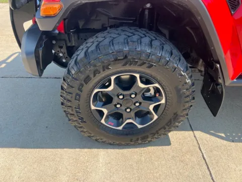 More photos of 2023 Jeep Gladiator Rubicon at Gregg Young Toyota of Ottumwa, IA