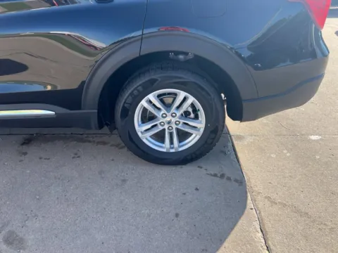 More photos of 2024 Ford Explorer XLT at Gregg Young Toyota of Ottumwa, IA