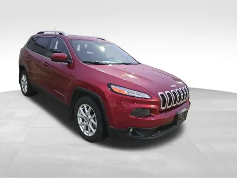 More photos of 2016 Jeep Cherokee Latitude at Gregg Young Toyota of Ottumwa, IA