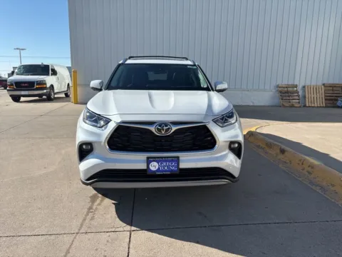 Another view of 2026 Toyota Highlander Hybrid Platinum for sale in Columbus, NE at Gregg Young Toyota of Columbus