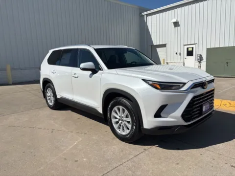 More photos of 2026 Toyota Grand Highlander Hybrid XLE at Gregg Young Toyota of Columbus, NE