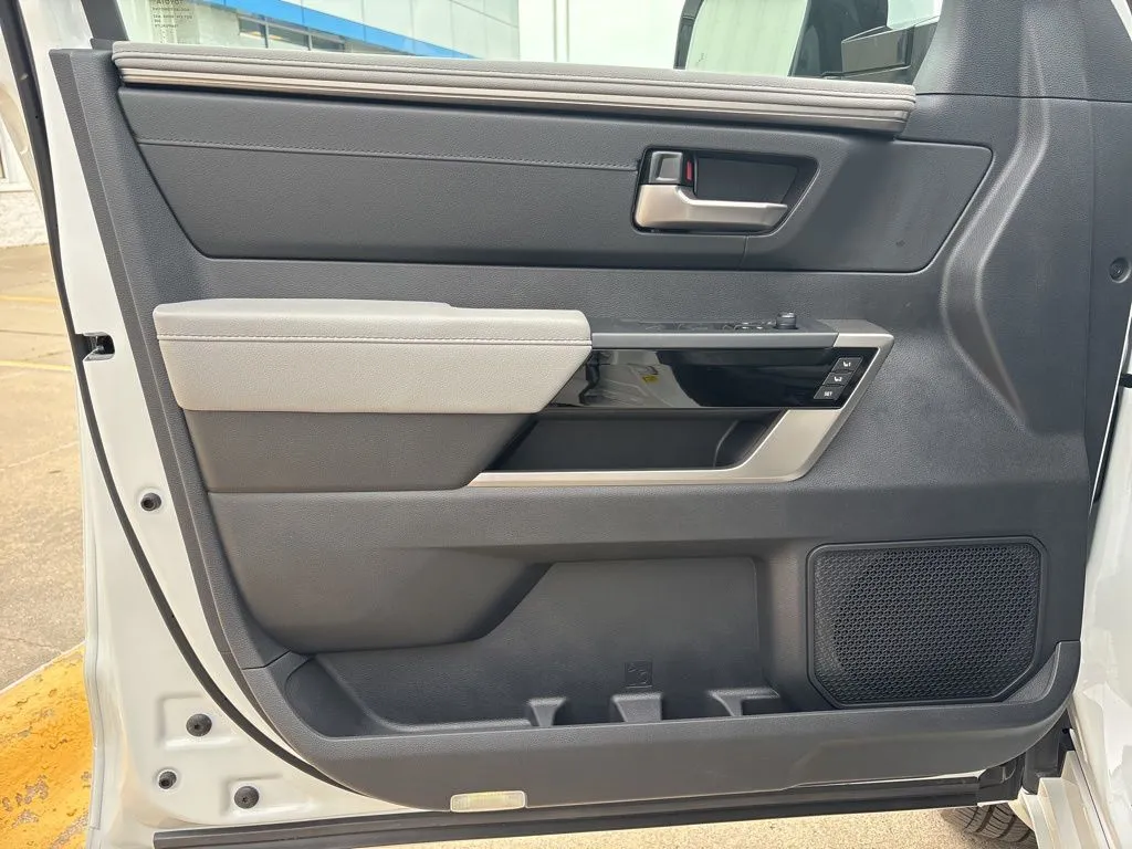 2026 Toyota Tundra Limited - Photo 13